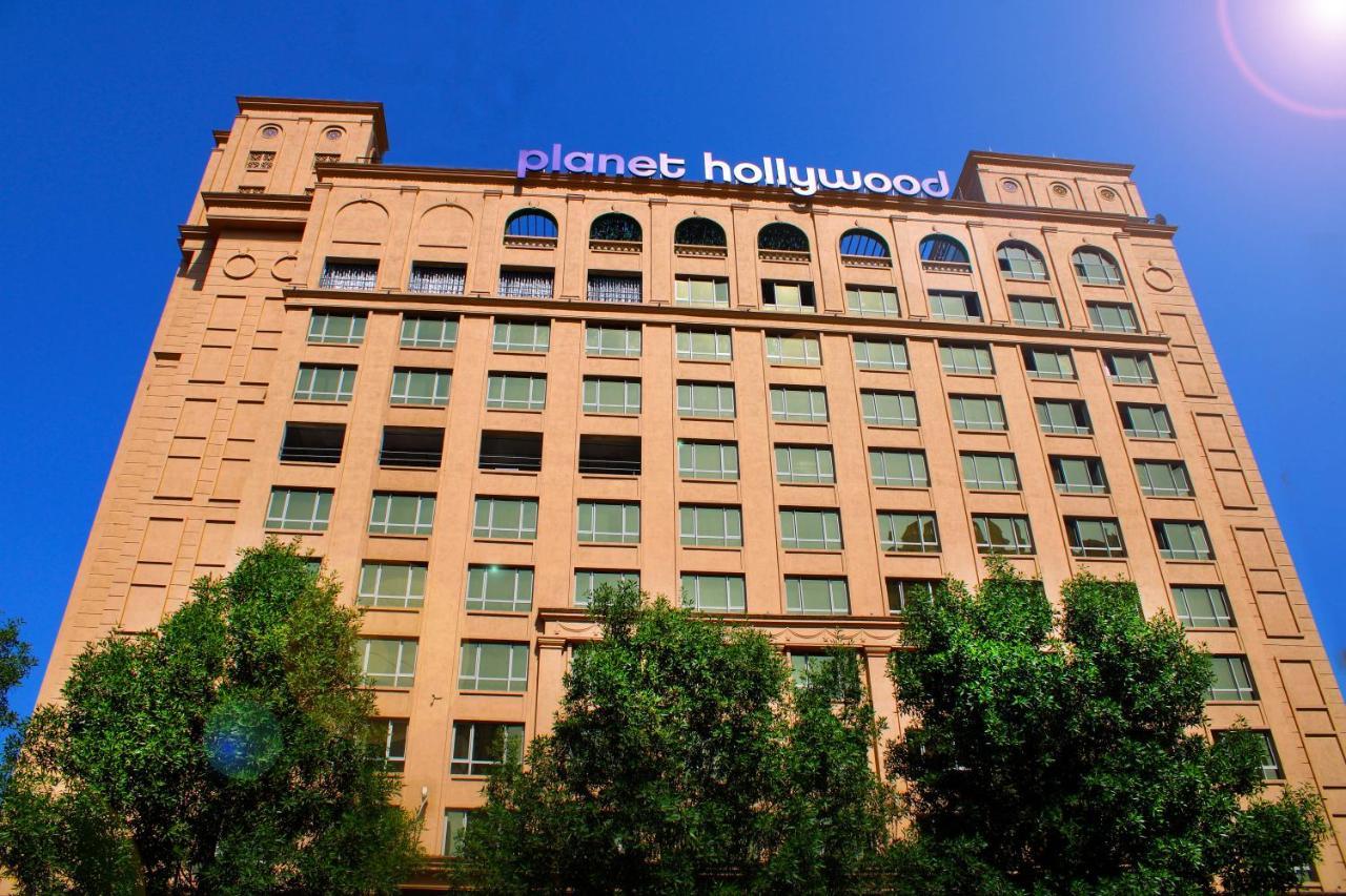 Planet Hollywood ターネー エクステリア 写真